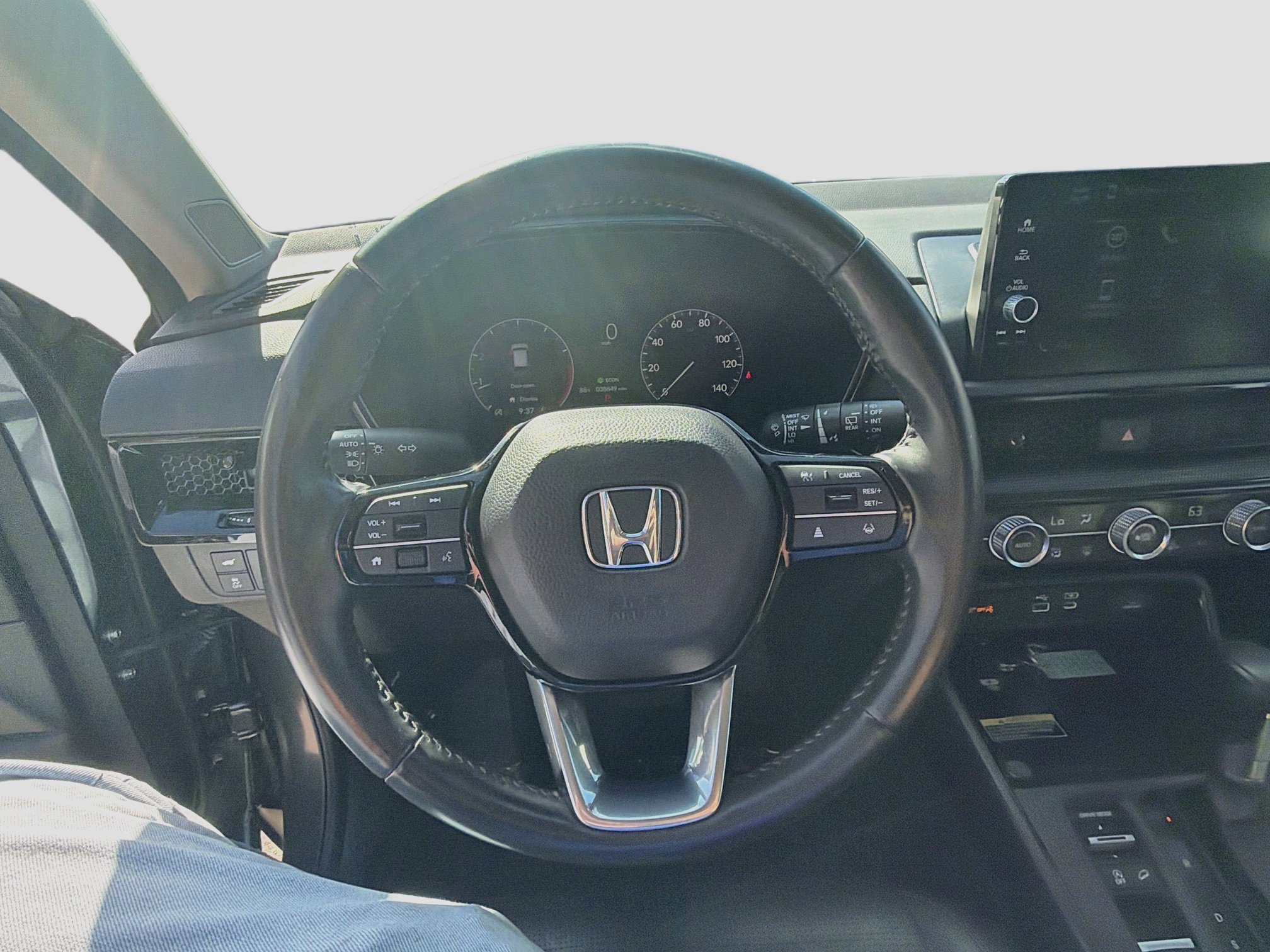 Certified Used 2024 sparkle silver metallic Honda EX-L image 10