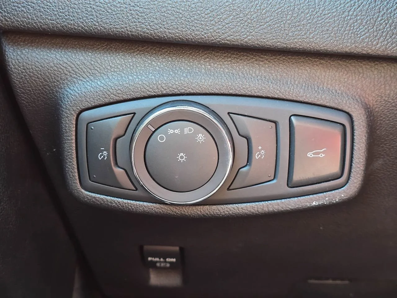 Used 2019 White Lincoln Standard image 23