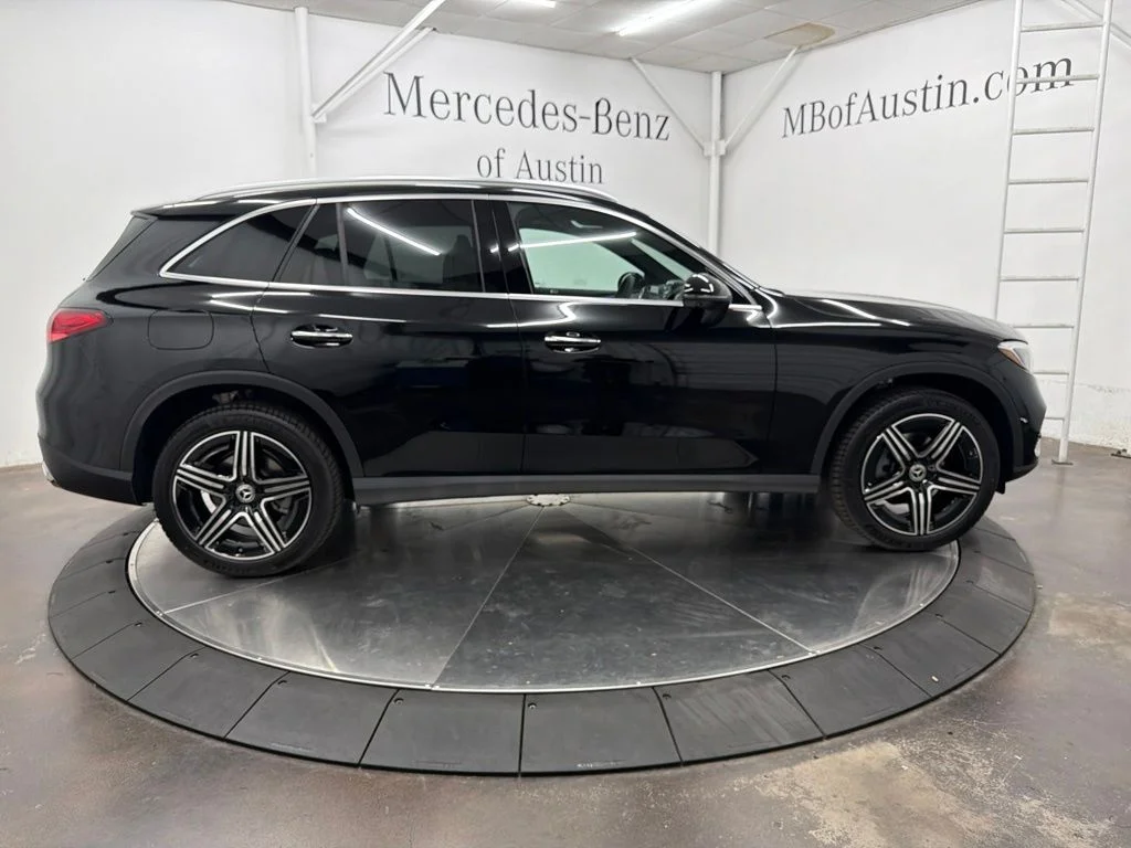 New 2027 Black Mercedes-Benz GLC 300 image 8