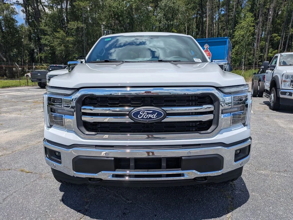 New 2026 Oxford White Ford Lariat image 10