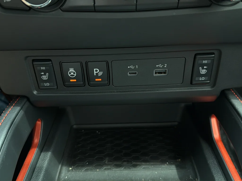 Used 2025 Green Nissan PRO-4X image 13
