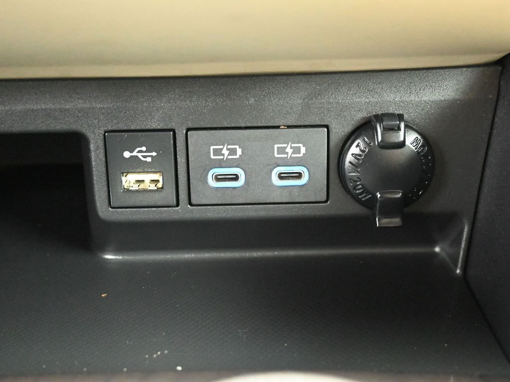 Used 2022  Toyota Limited image 25