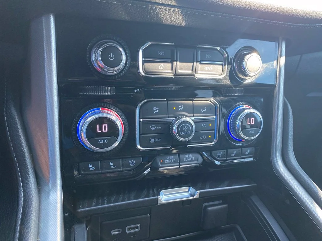 Used 2022 Hunter Metallic GMC Denali image 30