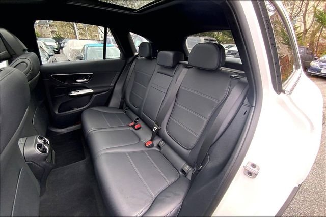 Used 2026 White Mercedes-Benz GLC 300 image 17