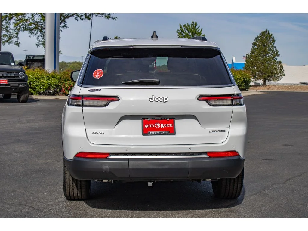 New 2026 Bright White Clear-Coat Exterior Paint Jeep Limited image 7