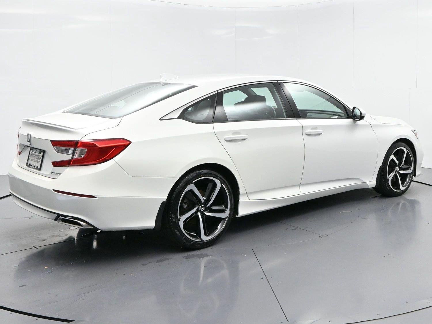 Used 2020 Platinum White Pearl Honda Sport image 7