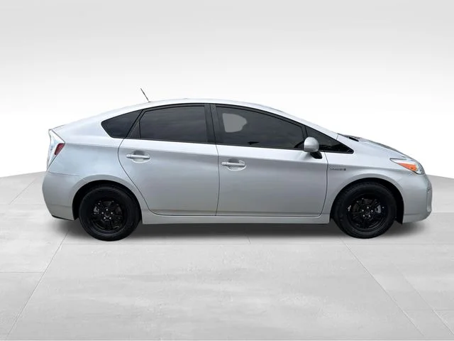 Used 2013 Silver Toyota Three image 8