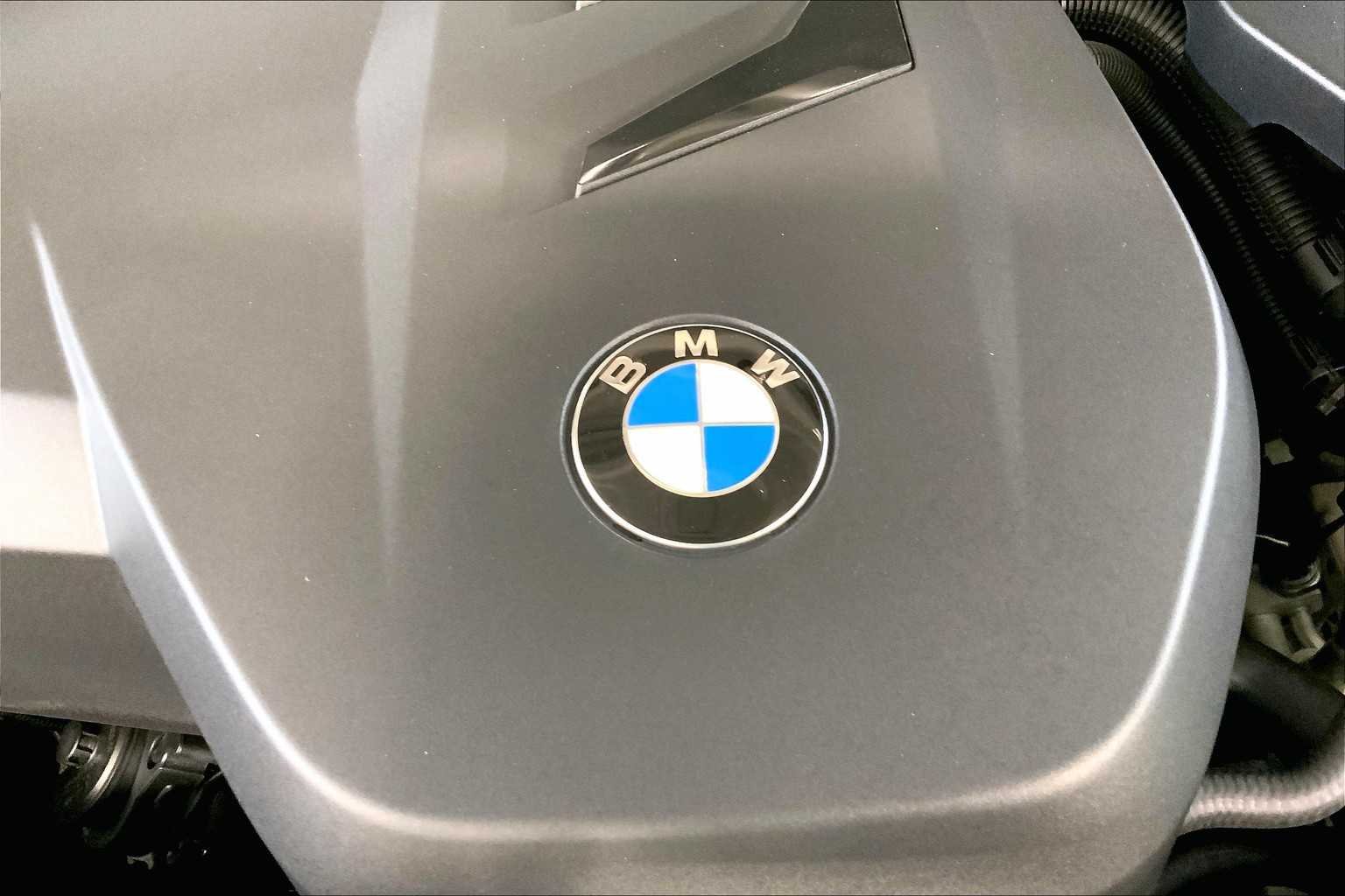 Used 2025 Dune Grey Metallic BMW 30 xDrive image 17