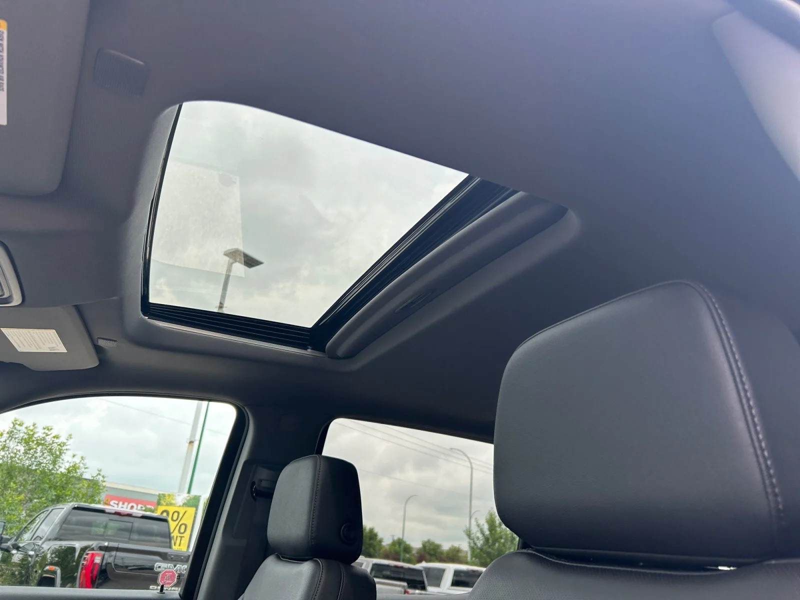 Used 2025 Gray GMC SLT Crew 6.2L Leather Sunroof Nav 4x4 image 18