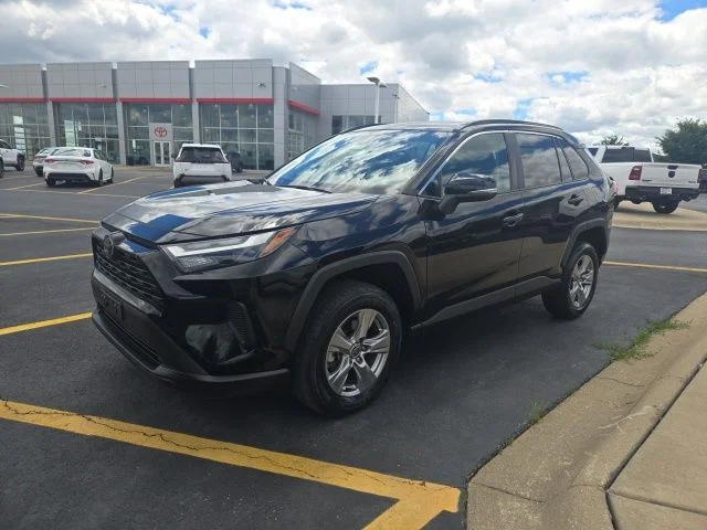 2024 Toyota RAV4 XLE - Photo 3
