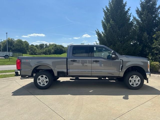 New 2027 Gray Ford F250 4X4 CREW/C image 3
