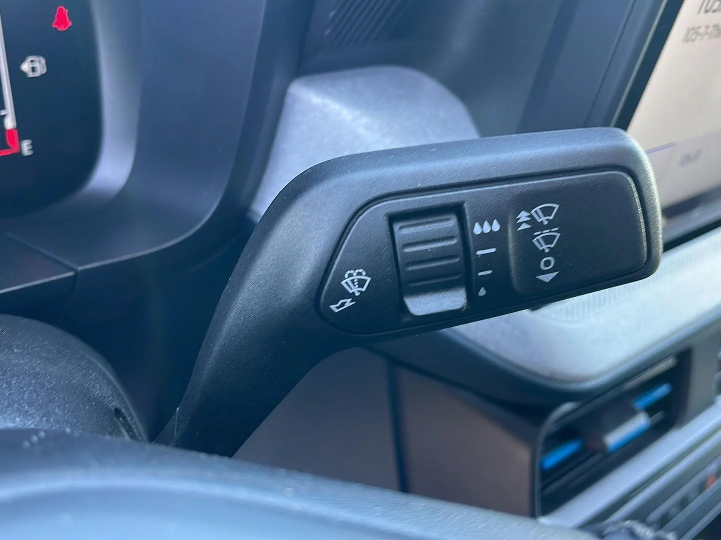 New 2026 Oxford White Ford XLT image 18