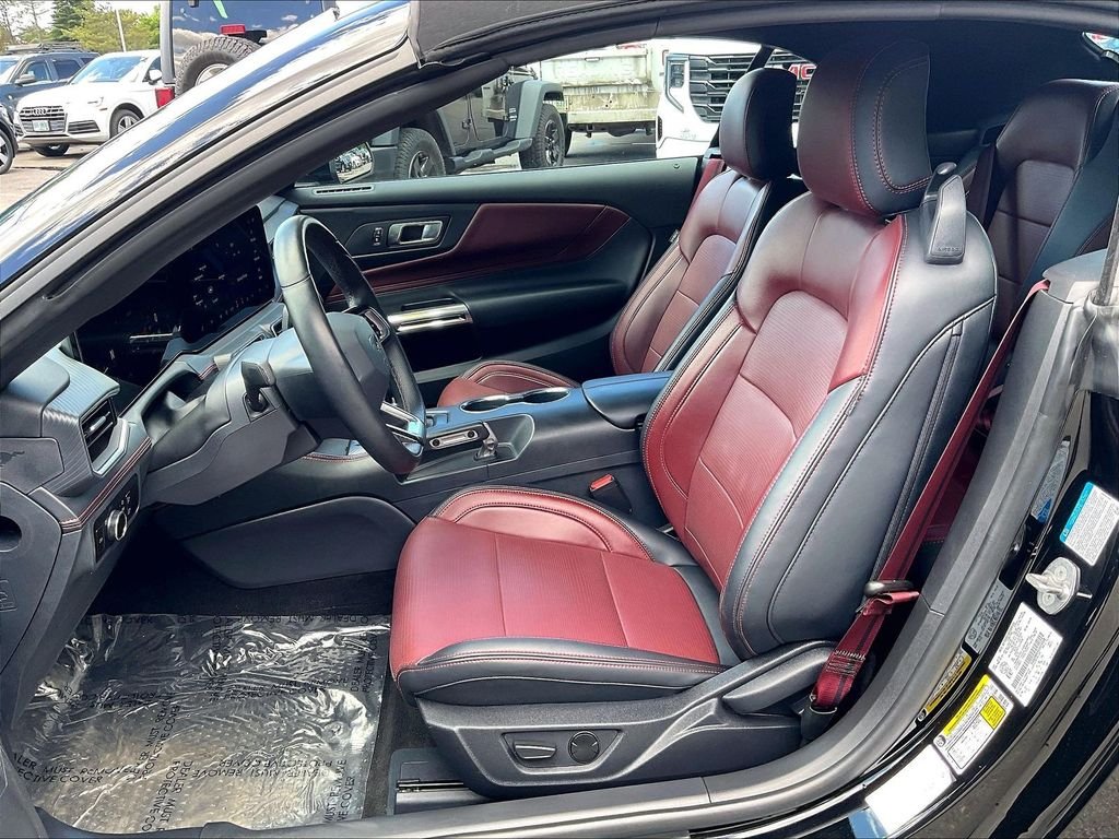 Used 2025 Black Ford GT Premium image 10