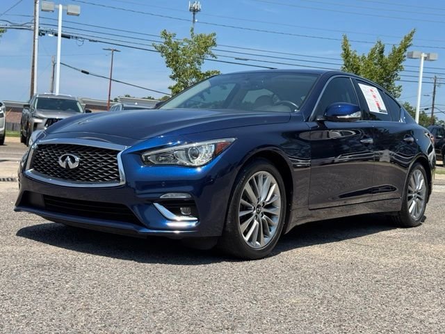 Used 2022 Grand Blue INFINITI LUXE image 3