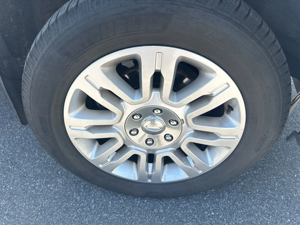 Used 2013 White Ford Platinum image 27