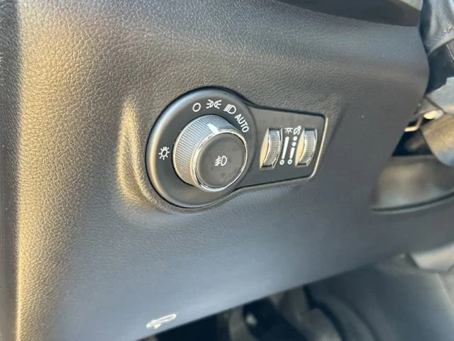 Used 2024 None Jeep Limited image 33