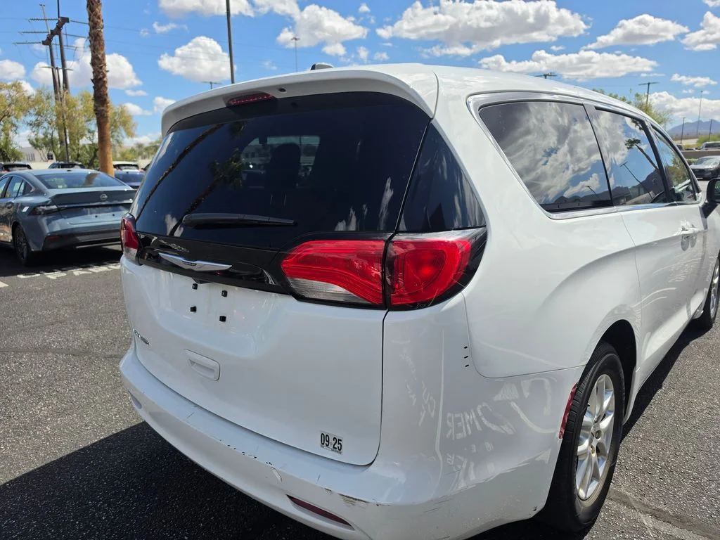 Used 2023 White Chrysler LX image 5