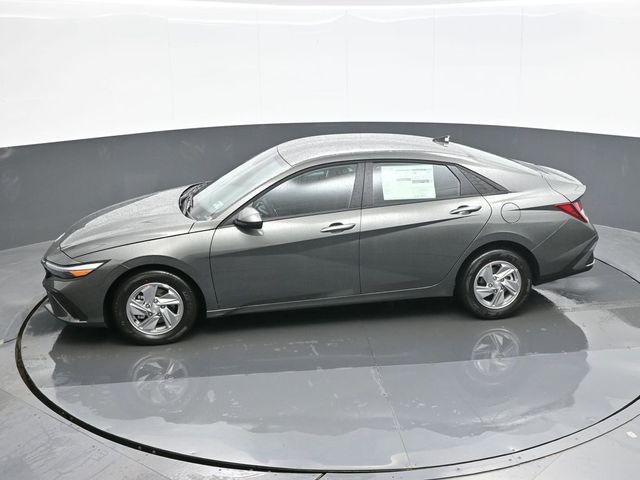 New 2026 Gray Hyundai SE image 12