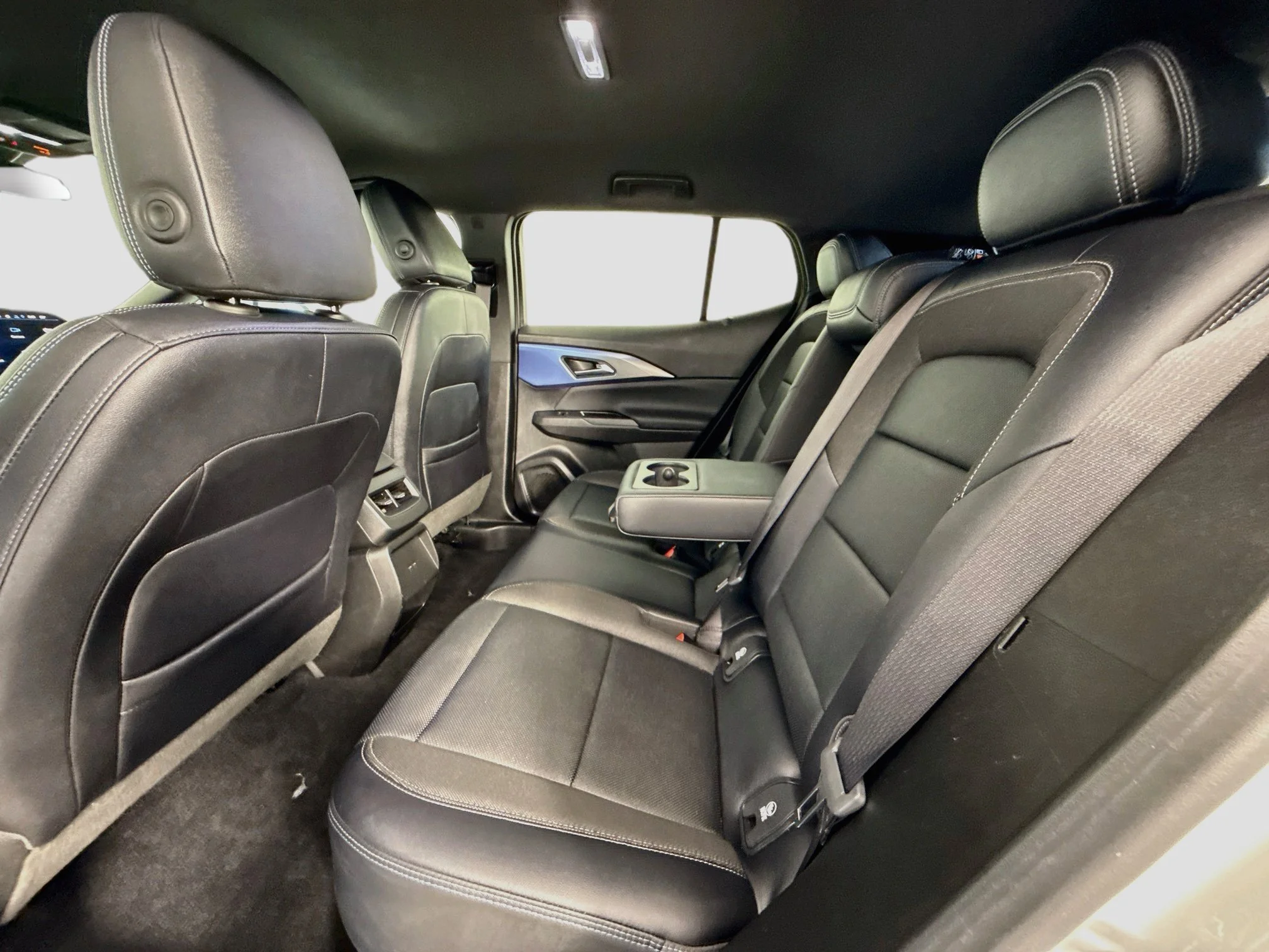 Used 2025 Summit White Chevrolet LT image 26
