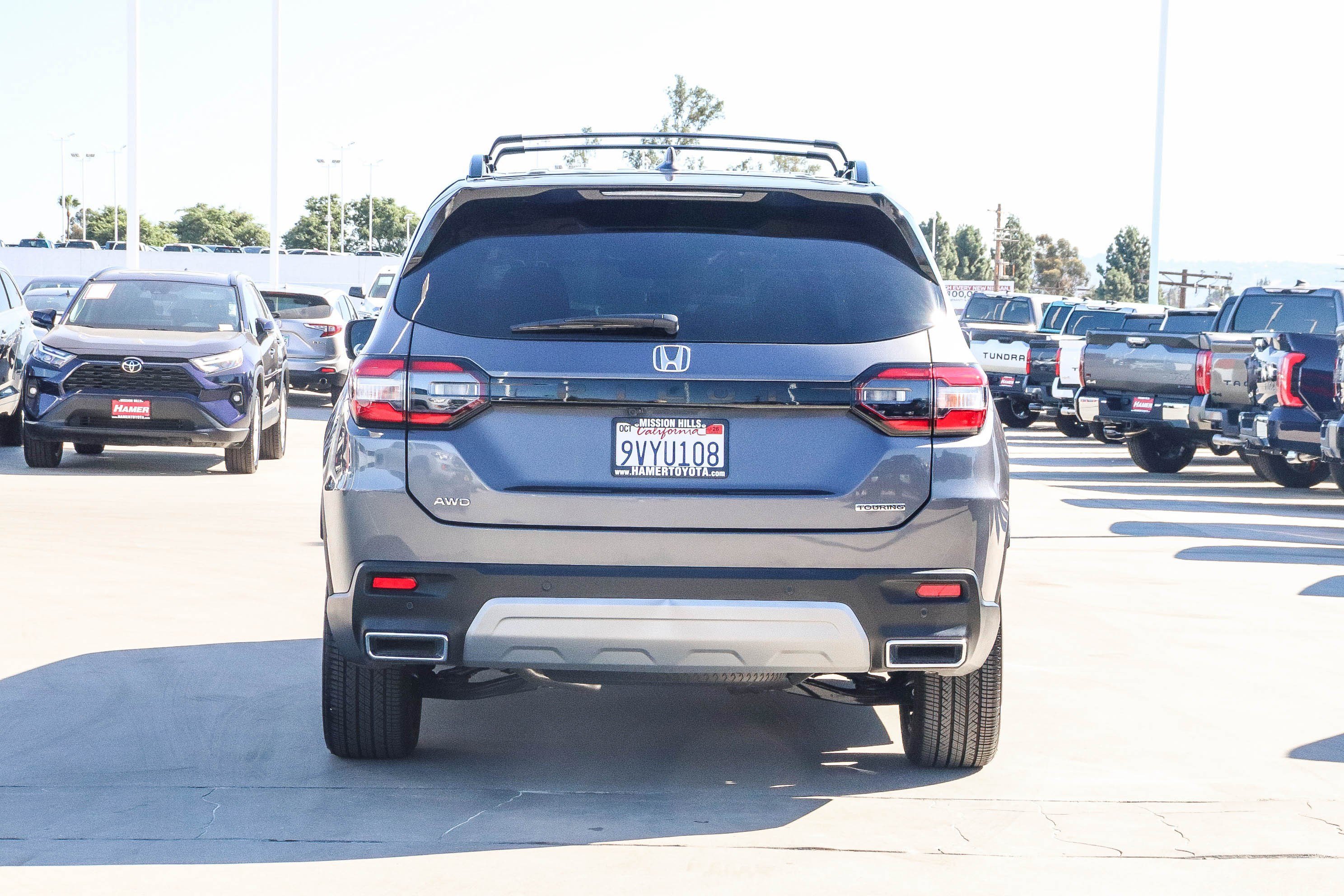 Used 2025 Modern Steel Metallic Honda Touring image 5
