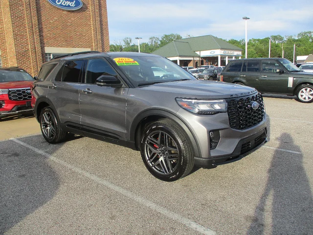 Pre-Owned 2025 Ford Explorer ST-Line With Navigation