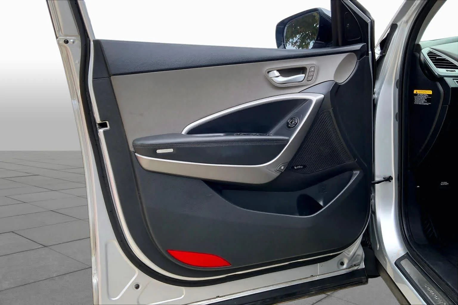 Used 2016 Sparkling Silver Hyundai  image 22