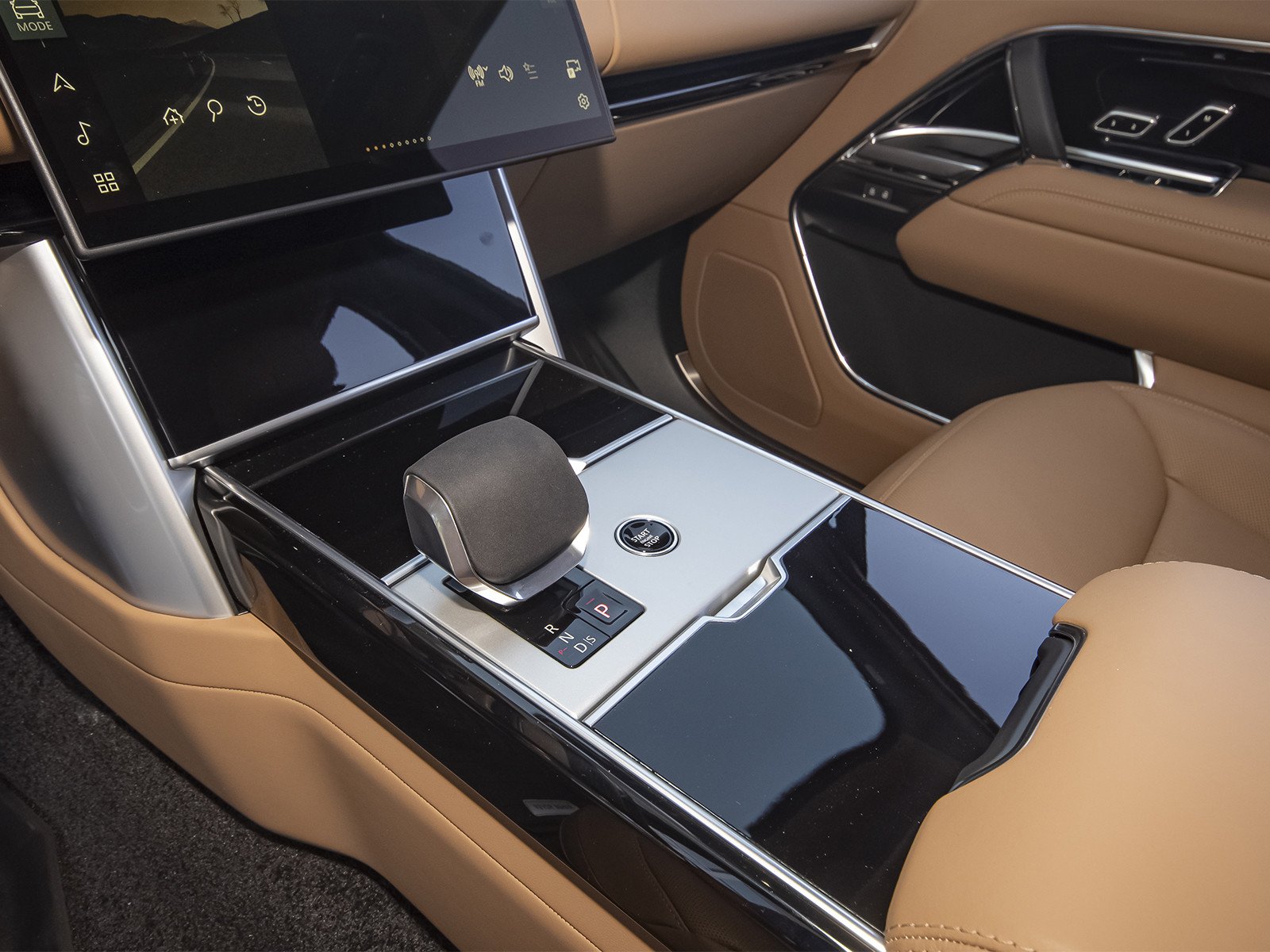 New 2026 Santorini Black Land Rover SE image 29