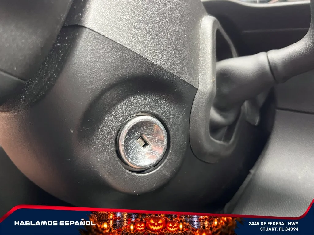 Used 2021 SUMMIT WHITE Chevrolet Custom image 23