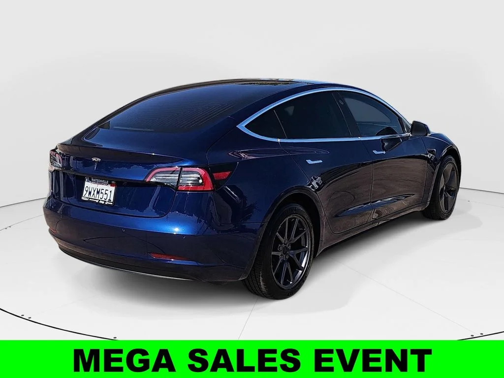 Used 2018 Blue Tesla Long Range image 3