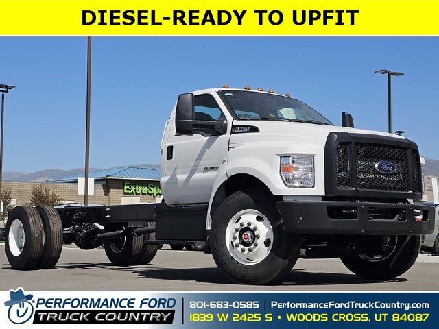 2025 Ford F-750SD Base