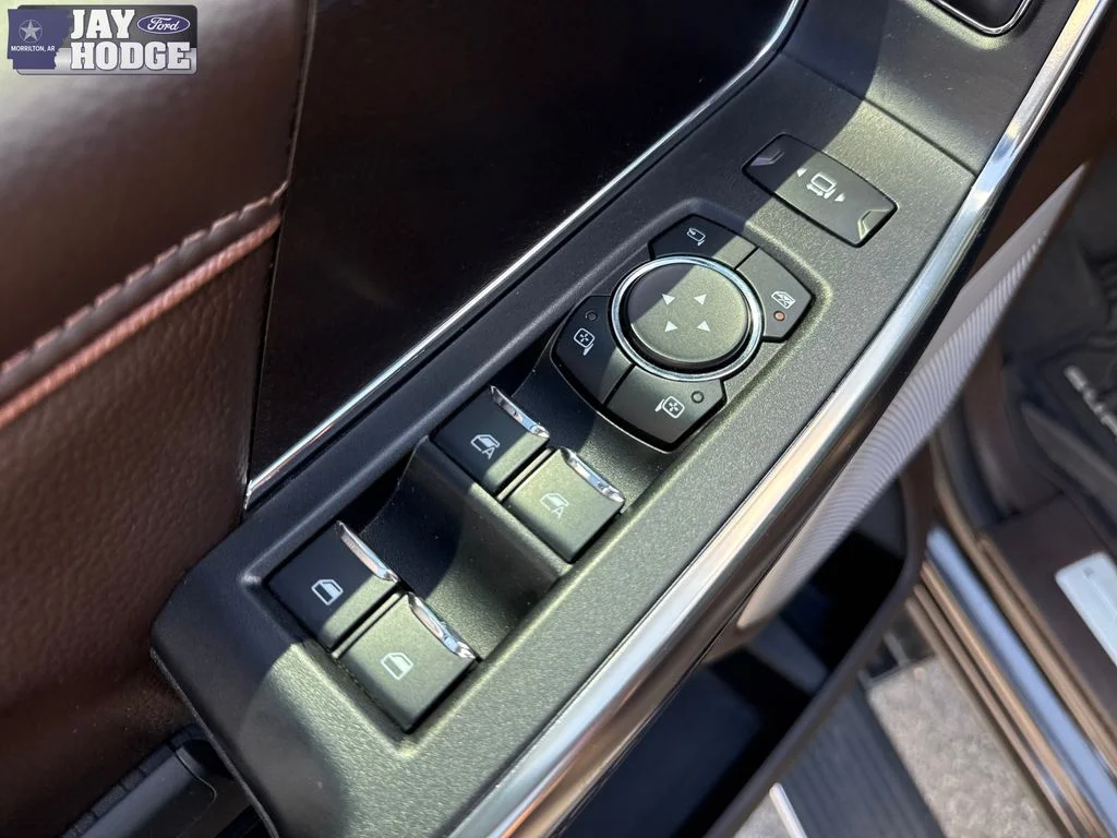 Certified Used 2025 Bronze Metallic Ford King Ranch image 15