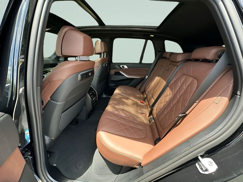 New 2026 Black Sapphire Metallic BMW xDrive40i image 23