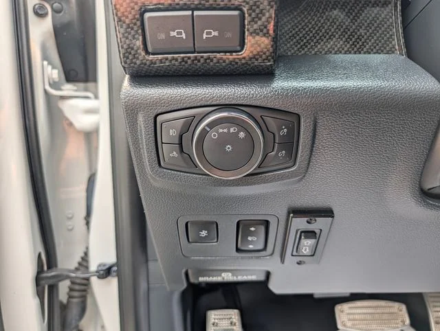 Used 2022 White Ford Lariat image 17
