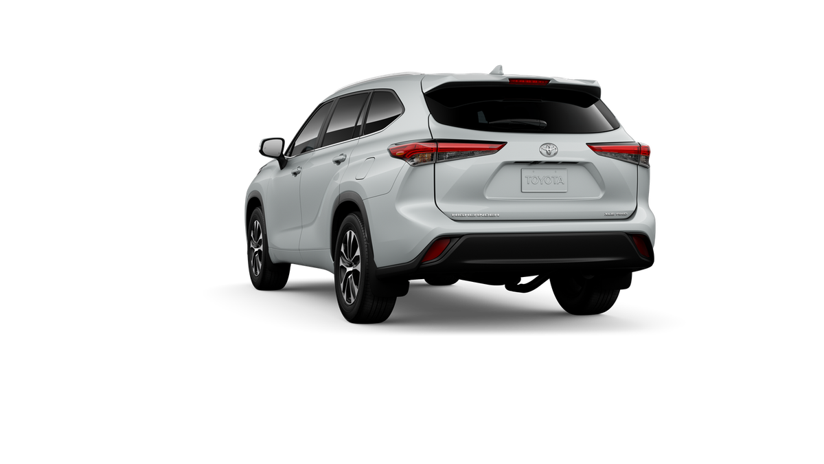 New 2026 Wind Chill Pearl Toyota XLE image 7