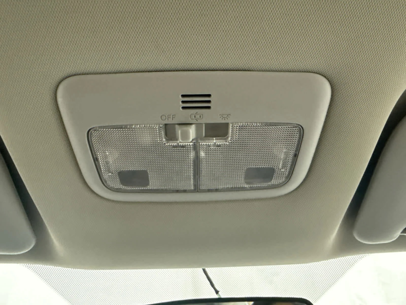 Used 2016 Green Toyota LE image 21