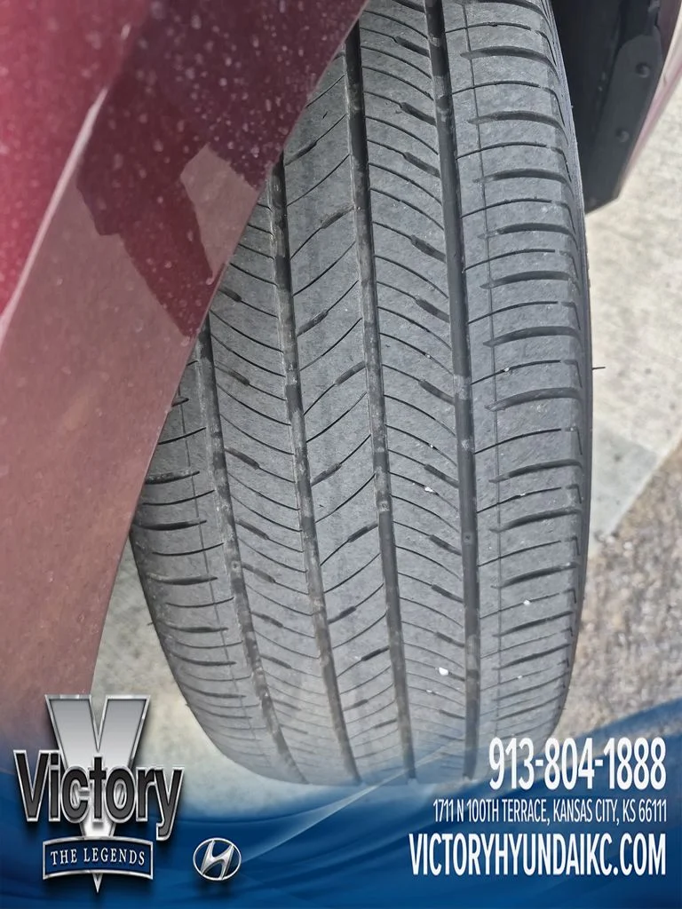 Used 2025 Red Nissan 2.5 SV image 26