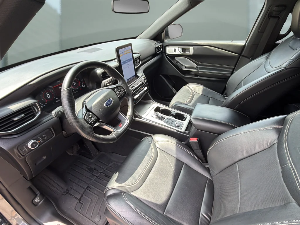 Used 2021 Gray Metallic Ford ST image 9