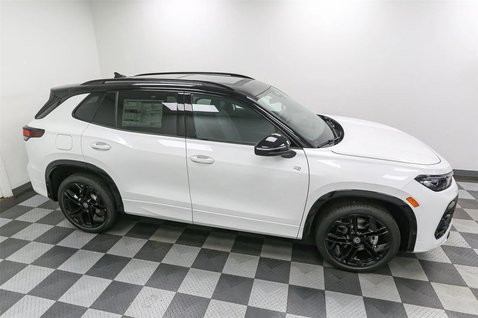 New 2026 Opal White w Deep Black Roof Volkswagen SE R-Line Black image 5