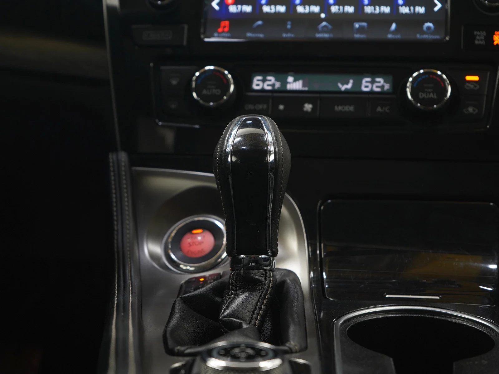 Used 2017 Super Black Nissan 3.5 SV image 16