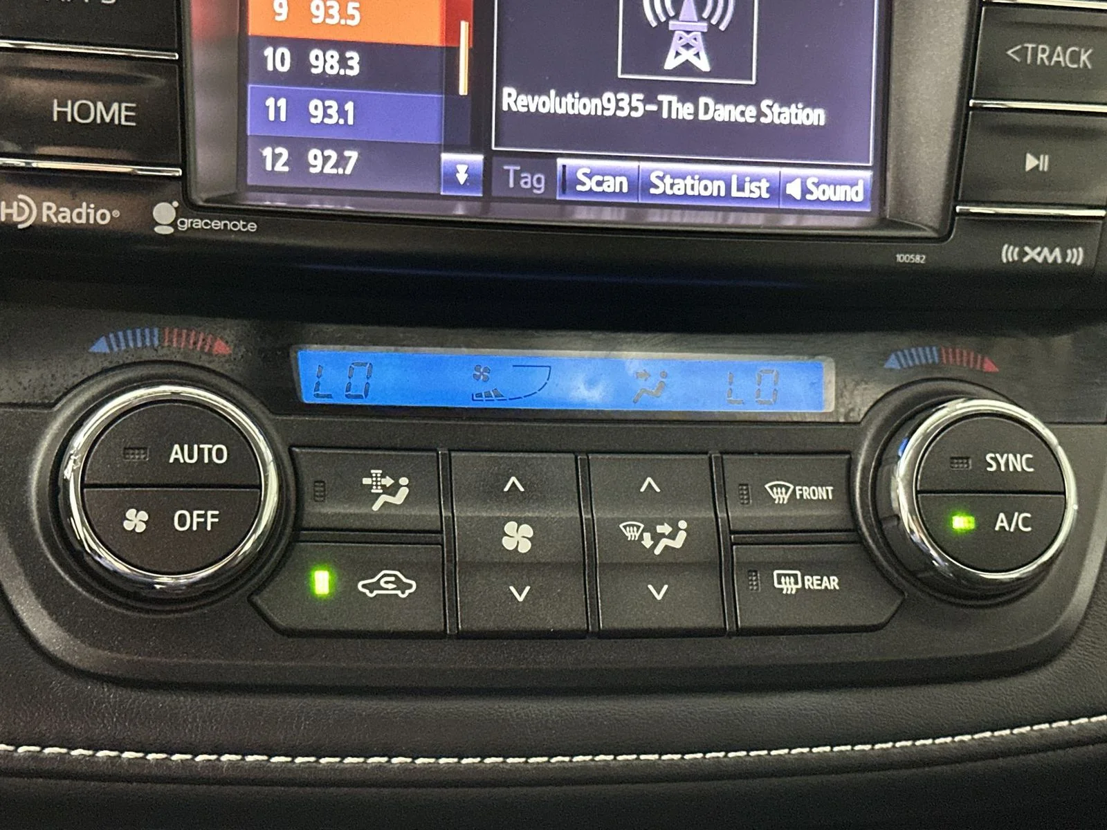 Used 2016 Gray Toyota XLE image 19
