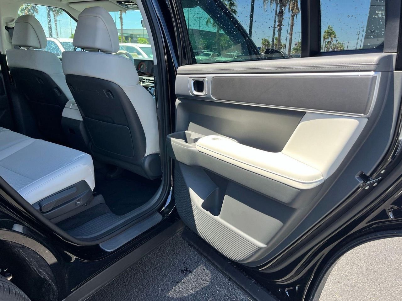 New 2027 Black Hyundai SEL FWD image 19