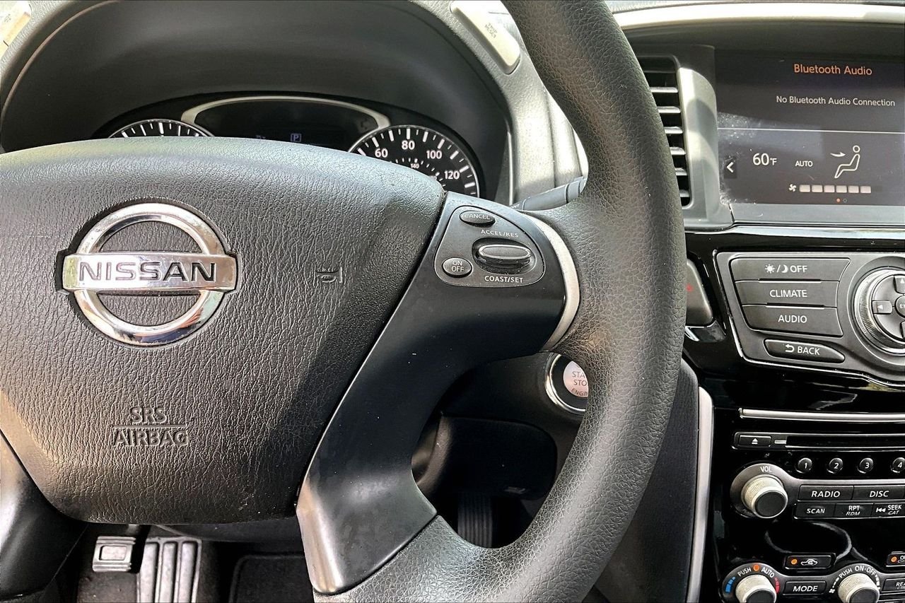 Used 2020 Blue Nissan S image 11