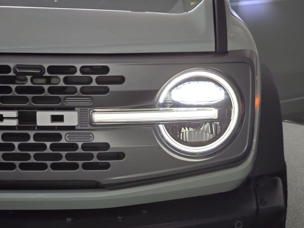 Used 2023 Cactus Gray Ford Badlands image 32