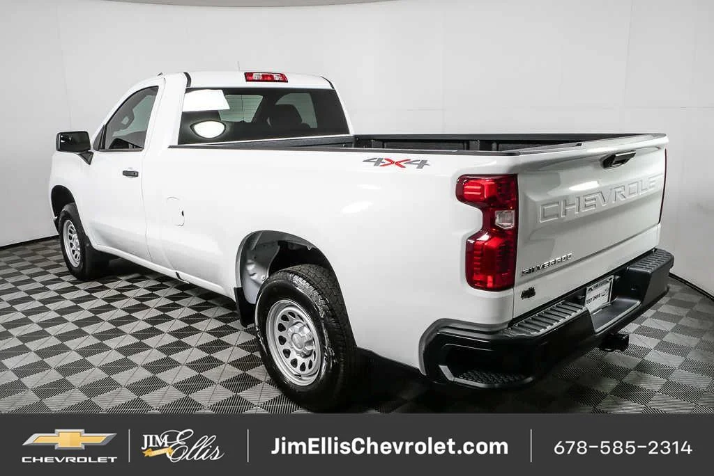 New 2026 Summit White Chevrolet WT image 21