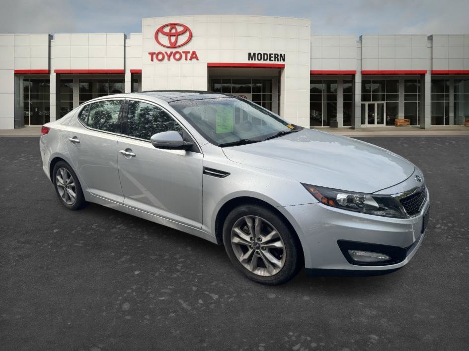 Used 2011 Bright Silver Kia EX image 14