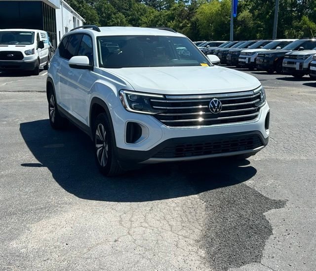 2024 Volkswagen Atlas 2.0T SE's photo