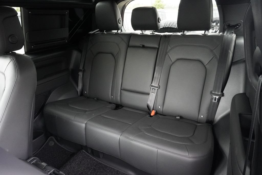 New 2026 Sedona Red Land Rover X-Dynamic SE image 21