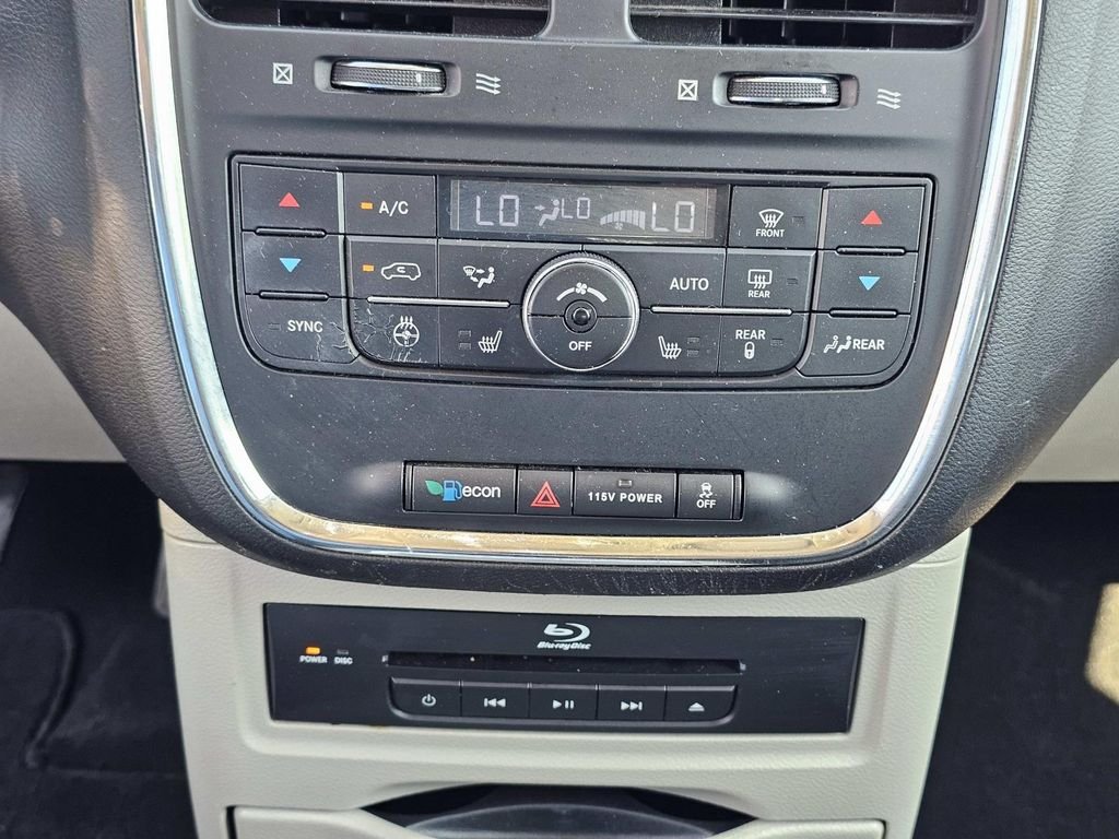 Used 2015 Black Chrysler Touring-L image 31