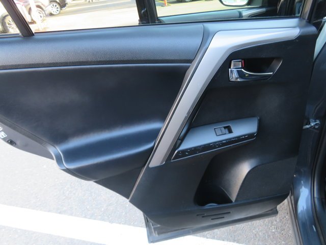Used 2017 Super White Toyota XLE image 16