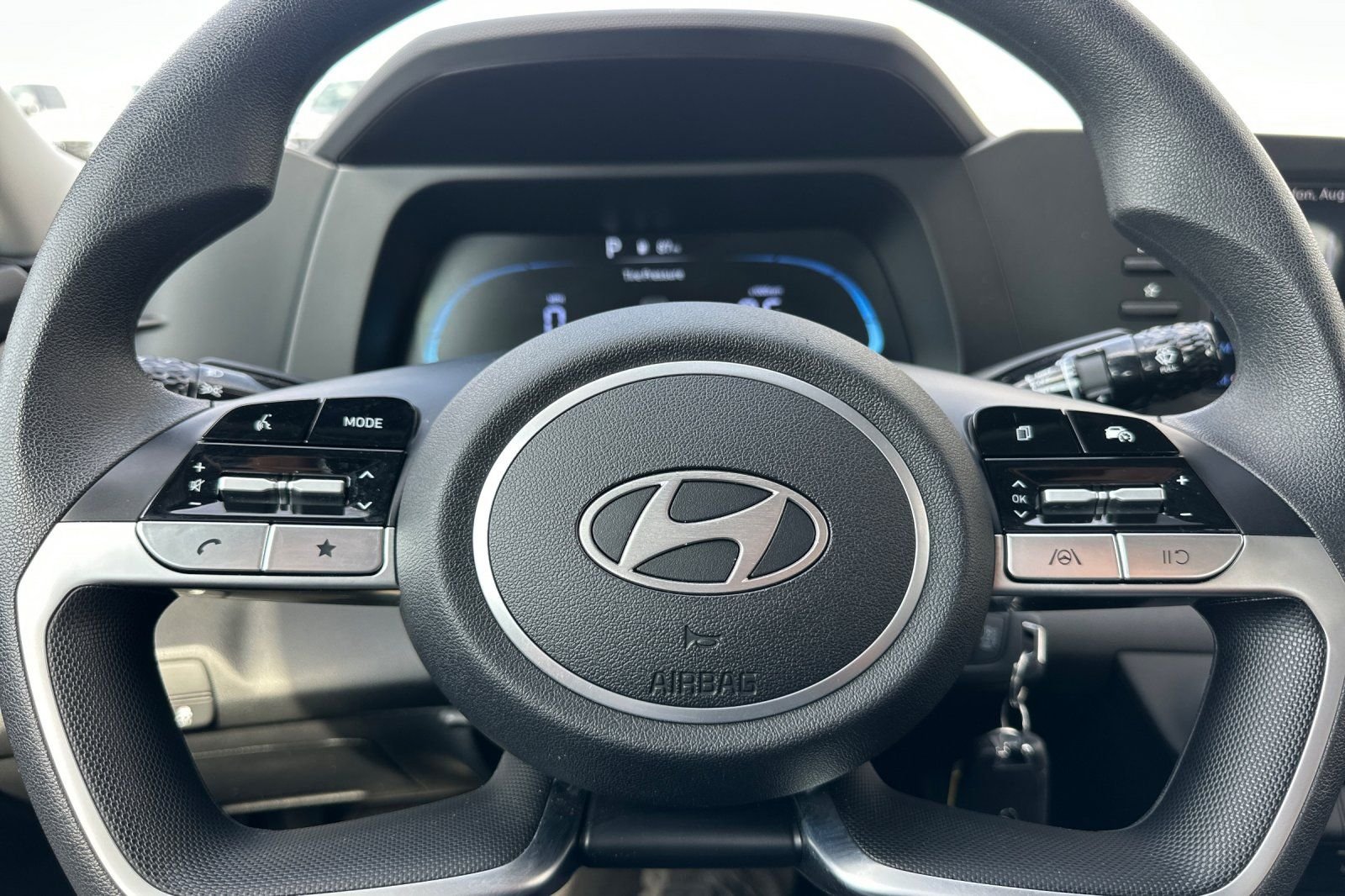 Certified Used 2025 Gray Hyundai SE image 22